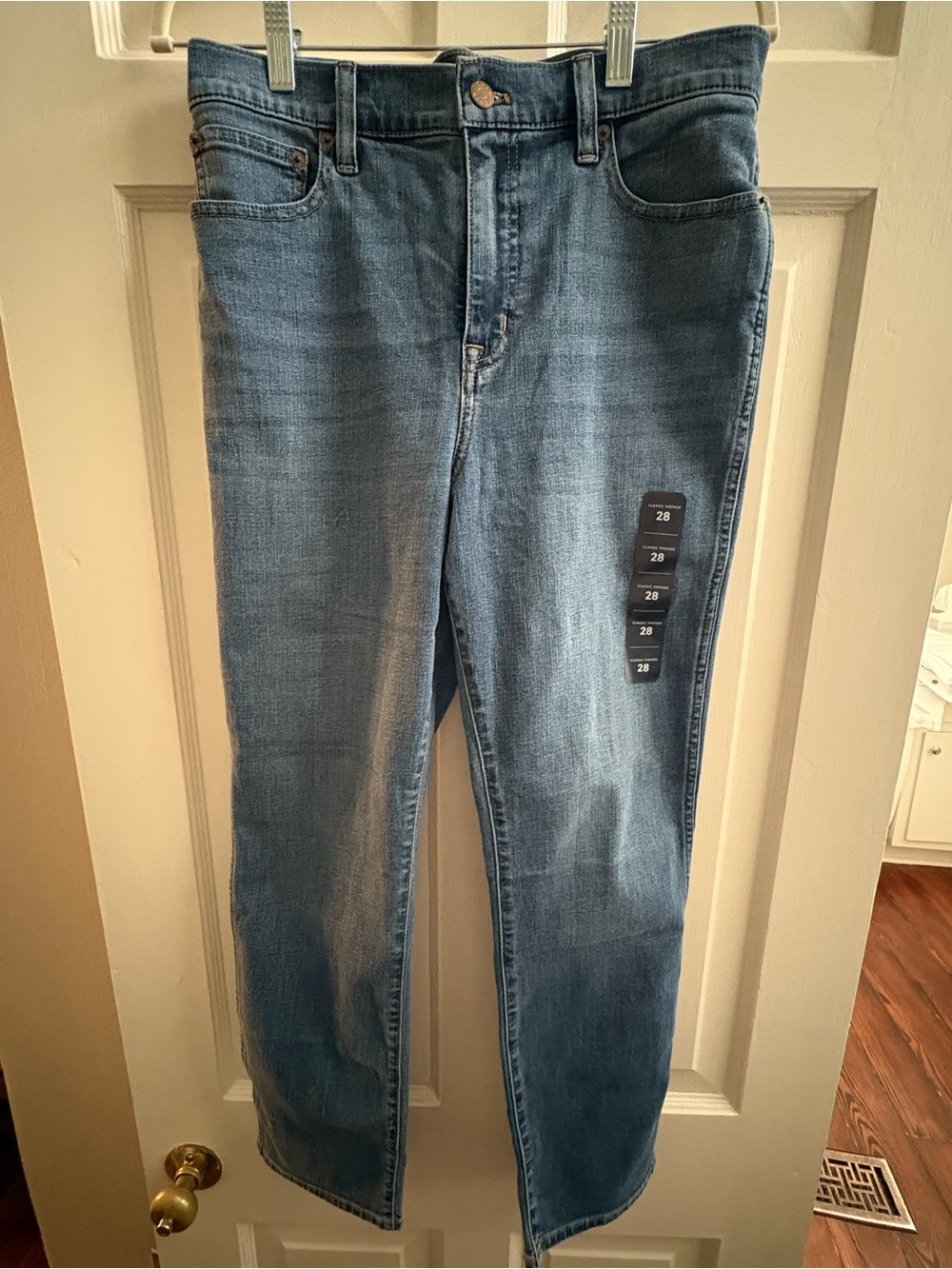 NWT J.Crew Classic Vintage Med Indigo Wash Size 28